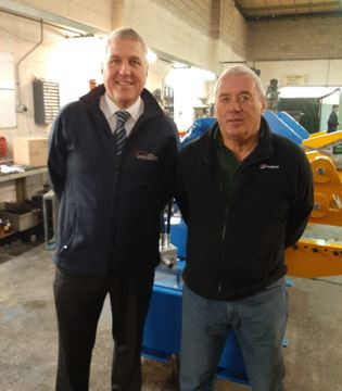 FPE Seals Cylinder Parts Manager Tim Bone with Deltax General Manager Peter Snow